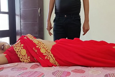 Desi Aunty's chuda chudi sex with a young guy