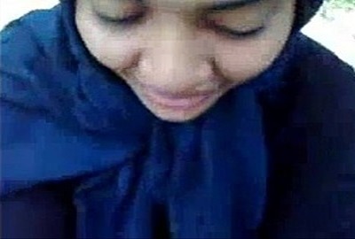 Hot Dhaka babe licks BF's dick in the Bangladeshi bf MMS