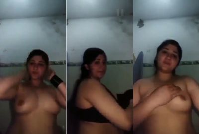 Lahore milf's boob pressing Pakistani porn video