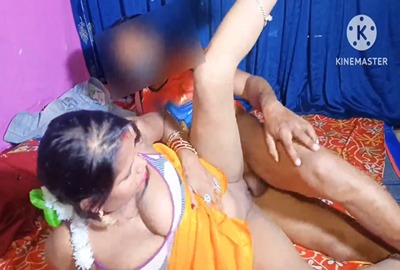 Village lady gets fuck by her husband's friend in desi sex