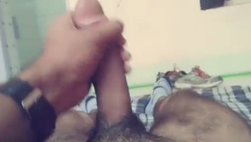 Indian guy's desi sex video of masturbation on a webcam