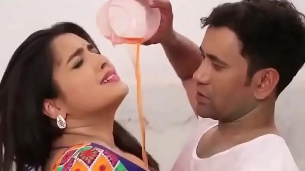 Hot sexy video in Bhojpuri film