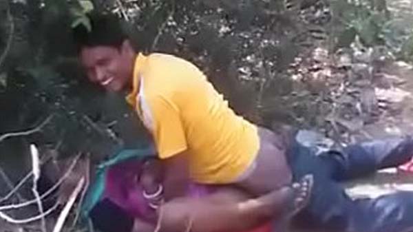 Bihari boy is fucking in open