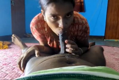Tamil lady's sex video of sucking a dick and riding on it