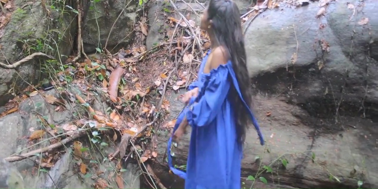 Bangladeshi bhai taar Indian girlfriend ke jongol er bhetor chodar porn video