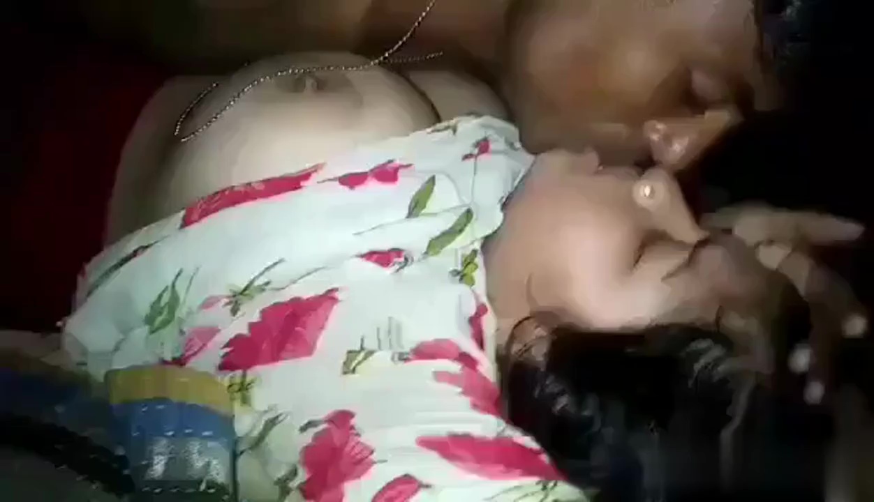 Bishal boro dudhwali shoth maa taar kalo shaap die chodani khaae